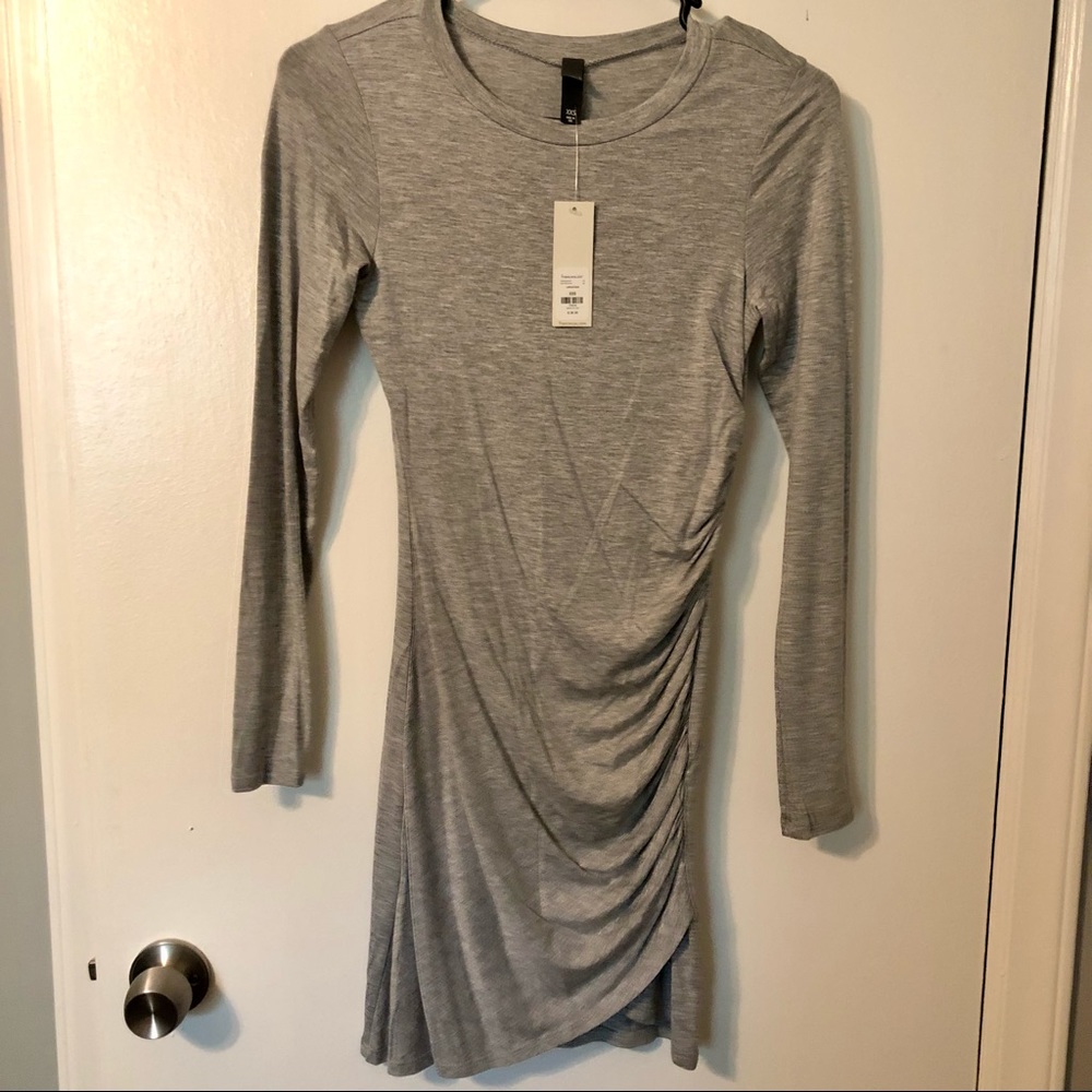 NWT! Francesca’s grey mini dress